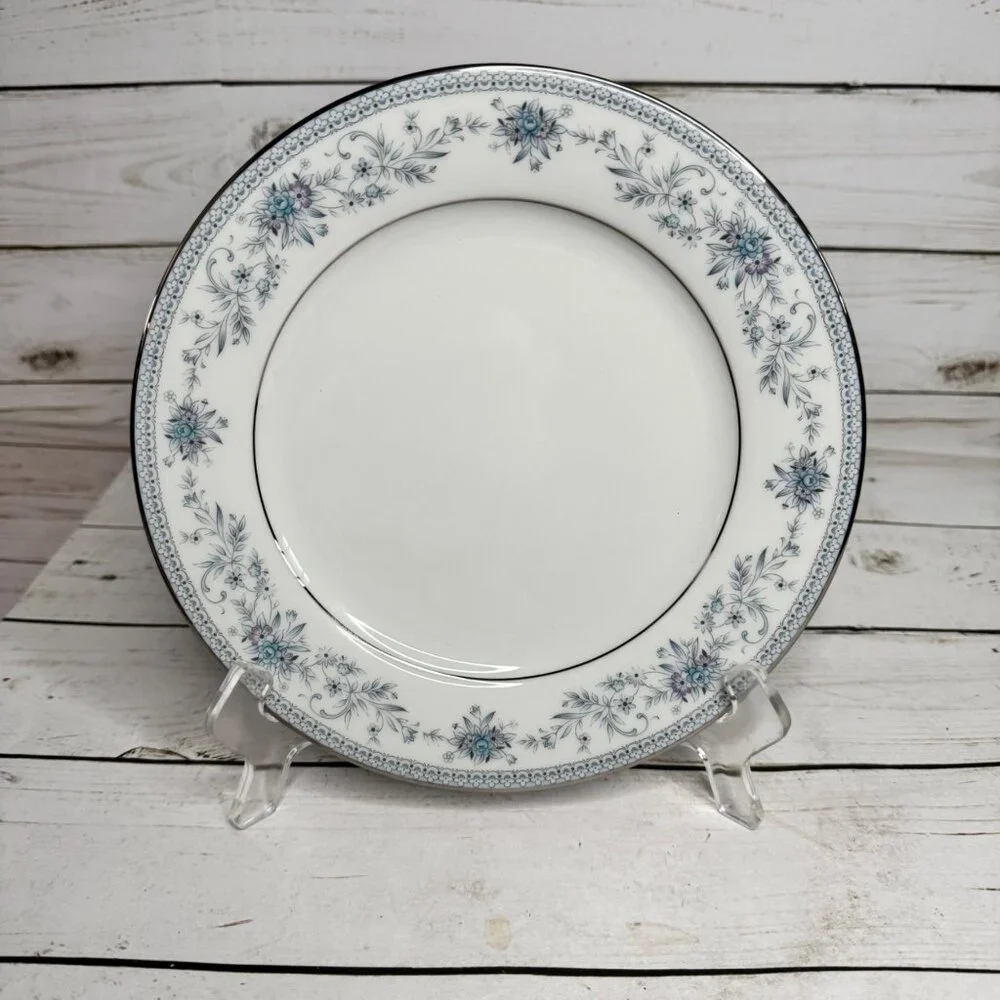 Noritake Blue Hill 2482 Salad Plates Set of 2 Blue Floral Sri Lanka‎